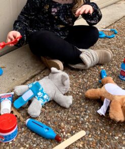 Melissa & Doug Examine and Treat Pet Vet Play Set (24 pcs) - Kids Veterinary Play Set, Veterinarian Kit For Kids, STEAM Toy, Pretend Play Doctor Set For Kids Ages 3+ 41 81Cc5XqEj2L