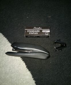 Swingline Stapler Value Pack, 20 Sheet Capacity, Jam Free, includes Standard Stapler, 5000 Staples and Staple Remover, Black (54551) 26 81DGIzw74QL