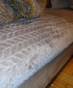 Fairfield The Original Poly-Fil, Premium Polyester Fiber Fill, Soft Pillow Filler, Stuffing for Stuffed Animals, Toys, Cloud Decorations, and More, Machine-Washable, 5 lbs. Box, White 5 lb 51 81DbPDJwIOL