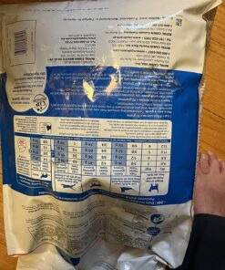 Royal Canin Indoor Adult Dry Cat Food, 15 lb bag 15 Pound (Pack of 1) 33 81ELDlRHKkL