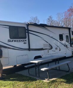 Camco RV Sewer Hose Rinse Cap | Features a Convenient Shut-Off Valve for Water Flow Control, Firmly Locks onto the RV Sewer Hose Bayonet Fitting, and Rinses RV Sewer Hose Before Storage (39533) 15 81FPVdg89OL