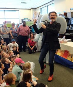 Thank You Book, The-An Elephant and Piggie Book Hardcover, Illustrated 13 81FwaLor8AL