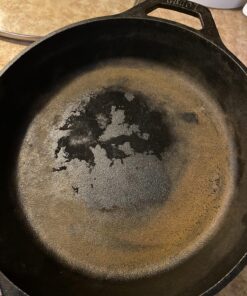 Lodge 10.25 Inch Cast Iron Pre-Seasoned Skillet – Signature Teardrop Handle - Use in the Oven, on the Stove, on the Grill, or Over a Campfire, Black 112 81G7dMNXHmL