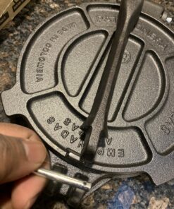 Victoria Cast Iron Tortilla Press, Tortilla and Roti Maker, Made in Colombia, 8 Inches 8" 46 81GPEciVcWL