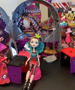 Mattel Ever After High Way Too Wonderland High and Raven Queen Playset, 6 years and up 41 81HDX2A295L