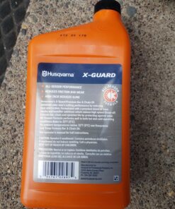 Husqvarna X-Guard Premium All Season Mineral Bar and Chain Oil, Chainsaw Oil for Superior Cutting Equipment Protection in All Conditions, 1 Quart Bottle 17 81HHjtFp51L