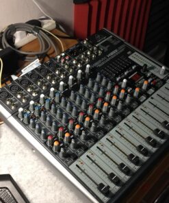 Behringer Xenyx X1222USB Mixer with USB and Effects 7 81HX4wXlLbL