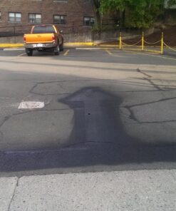 Krylon K05913007 Solvent-Based Professional Striping Paint, Cover Up Black, 18 Ounce 3 81HcKAjLyZL