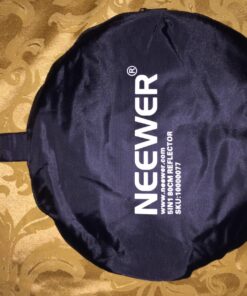 NEEWER 32 Inch/80 Centimeter Light Reflector Light Diffuser 5 in 1 Collapsible Multi Disc with Bag - Translucent, Silver, Gold, White, and Black for Studio Photography Lighting and Outdoor Lighting 80cm 52 81HlLTqug6L