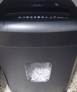 Amazon Basics 15 Sheet - New model Cross Cut Paper and Credit Card CD Shredder With 6 Gallon Bin, Black 60 81IGHChrmSL