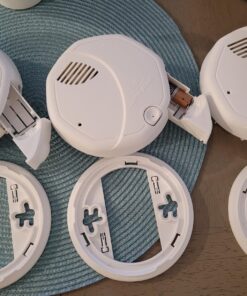 First Alert SA320FF Dual-Sensor Smoke and Fire Alarm, Battery Powered, Frustration-Free Packaging, White , 1 Pack 23 81IPiNaD70L