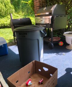 Rubbermaid Commercial Products BRUTE Heavy-Duty Trash/Garbage Can, 32-Gallon, Gray, Waste Container Home/Garage/Bathroom/Outdoor/Driveway 1 Pack 31 81IVxH7FTOL