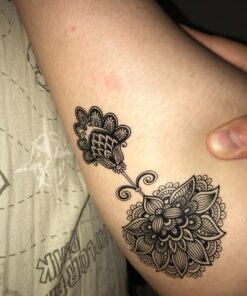 Pinkiou Face Tattoo Sticker gold temporary face tattoos for Women Girls Make Up Dancer Costume Parties, Shimmer Glitter Metallic facial art stickers (18-0067) 18-0067 63 81J4qceyJLL