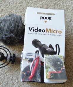 Rode VideoMicro Compact On-Camera Microphone with Rycote Lyre Shock Mount, Auxiliary, Black VideoMicro I 27 81JPSdJa7BL