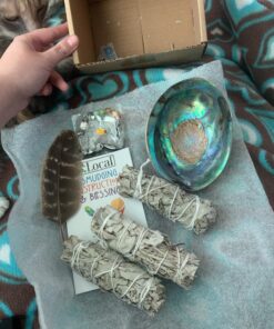 3 White Sage Smudge Gift Kit - Abalone Shell, Feather, Stand, Instructions & More - Smudging, Cleansing, Healing & Stress Relief Standard with Feather, Stand & Chakra Bracelet 34 81Jkrk9Fk2L 1