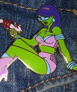 Pinsanity Retro Sci-Fi Alien Pin Up Girl Enamel Lapel Pin 19 81KsaUBJvL
