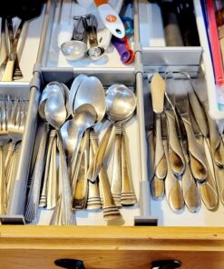 PRACTICAL COMFORT Kitchen Drawer Organizer for Silverware Utensils Flatware 9 Dividers Set | MEDIUM | 3 Dividers 17.5" to 19.7" + 6 Dividers 3.8" 38 81KvMBsYbAL