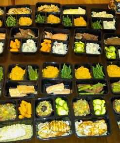 30 Value Pack - SimpleHouseware 3 Compartment Reusable Meal Prep Food Storage Container Lunch Boxes, Stackable and Dishwasher, Microwave, Freezer Safe (36 ounces) 30 Pack 25 81L3h9ae1UL