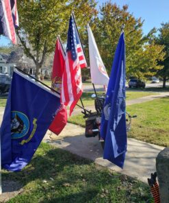 Evergreen Flag Bracket Two-Position 45 and 90 Degree | Cast Iron | Black | Hardware Incl | Outdoor Home and Garden Décor | Residential or Commercial | Wood Metal Plastic Pole - Not Included | 31 81LIe8zINYL