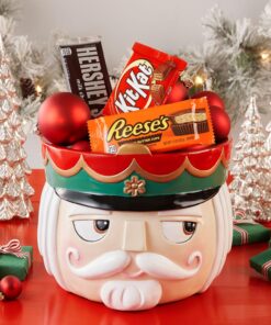 HERSHEY'S, KIT KAT and REESE'S Assorted Milk Chocolate, Christmas Candy Variety Box, 27.3 oz (18 Count) 24 81LXhMIY6ZL
