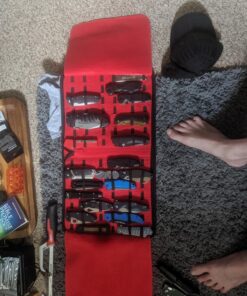 UNITED CUTLERY Large Pocket Knife Storage Case – Faux Leather Exterior, Felt-Lined Interior, Elastic Straps for Knives, Zipper Closure, Holds 40 Knives, For Protecting and Storing Knife Collection 34 81LeVUSFO0L