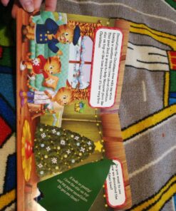 Merry Christmas, Daniel Tiger!: A Lift-the-Flap Book (Daniel Tiger's Neighborhood) Board book, Lift the flap 9 81LvMLwtfvL