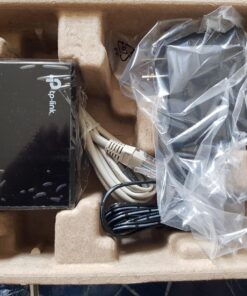 TP-LINK 802.3af Gigabit PoE Injector | Convert Non-PoE to PoE Adapter | Auto Detects the Required Power, up to 15.4W | Plug & Play | Distance Up to 100 meters (328 ft.) | Black (TL-PoE150S) 34 81LzKtgVWYL