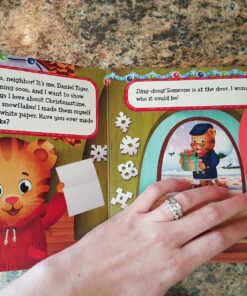 Merry Christmas, Daniel Tiger!: A Lift-the-Flap Book (Daniel Tiger's Neighborhood) Board book, Lift the flap 10 81M0T1kPC L