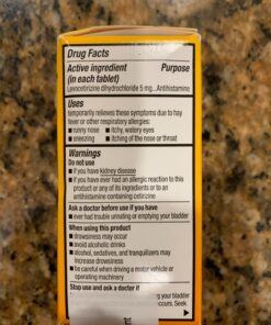 Amazon Basic Care 24 Hour Allergy Relief, Levocetirizine Dihydrochloride Tablets, 5 mg, Antihistamine, Relieves Sneezing, Runny Nose, Itchy Nose or Throat and Itchy, Watery Eyes, 80 Count 54 81MKD05YjKL