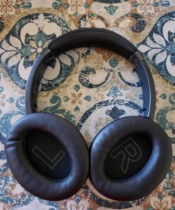 Soundcore Anker Life Q20 Hybrid Active Noise Cancelling Headphones, Wireless Over Ear Bluetooth Headphones, 40H Playtime, Hi-Res Audio, Deep Bass, Memory Foam Ear Cups, for Travel, Home Office Black 52 81MO97m3yBL