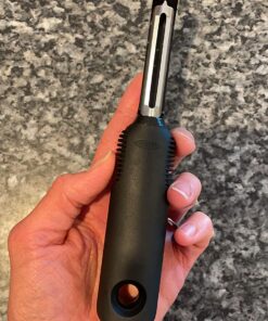 OXO Good Grips Swivel Vegetable Peeler 59 81Mac 9SCsL