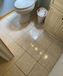 Rubbermaid Reveal Cordless Battery Power Scrubber, Gray/Red, Multi-Purpose Scrub Brush Cleaner for Grout/Tile/Bathroom/Shower/Bathtub, Water Resistant, Lightweight, Ergonomic Grip (1839685) 56 81N88WbUvBL