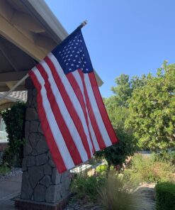 Annin Flagmakers Model 21850 American Flag All-Weather Nylon SolarGuard NYL-Glo, 2.5 x 4 Feet, Red,White 35 81OxSXt8KtL