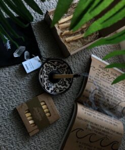 Luna Sundara Authentic Peru Pottery Palo Santo Stick Holder and Incense Holder Includes 5 Palo Santo Sticks Handmade Ceramic Smudge Bowl Sage Holder Palo Santo Holder (Black and White) Black and White 40 81P1POsKOoL