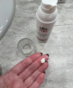 EltaMD UV Clear Face Sunscreen, SPF 46 Oil Free Sunscreen with Zinc Oxide, Protects and Calms Sensitive Skin and Acne-Prone Skin, Lightweight, Silky, Dermatologist Recommended, 1.7 oz Pump 39 81QjOsBRyUL