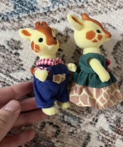 Calico Critters Egbert Highbranch Giraffe Family, Set of 4 Collectible Doll Figures 17 81QlTAP2OkL