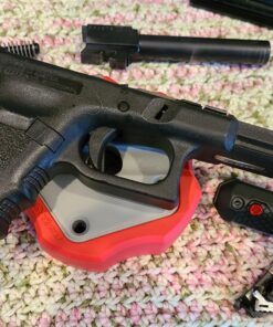 Real Avid Smart Bench Block - Premium Universal Armorers Block Made with Non-Marring Materials, Non-Slip Bench Block For Glock, 1911 & Other Guns, Magnetic Block Captures & Holds Small Pins Securely 38 81Rh9DhQ0fL