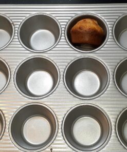 USA Pan Bakeware Muffin Pan, 12-Well, Aluminized Steel 33 81RhRA46yhL