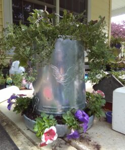 Harris Farms Poultry Feeder | Manna Pro Chicken Feed, Free Range Hanging Chicken Feeder, Chicken Feeders Galvanized | 30 Pounds 30 lb 15 81RxQIVkShL