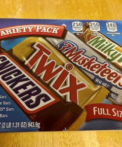 Mars SNICKERS, TWIX, 3 MUSKETEERS & MILKY WAY Full Size Christmas Candy Chocolate Bar Variety Box, 18 ct Bulk Candy 18 Count (Pack of 1) 32 81T0OWjCkNL