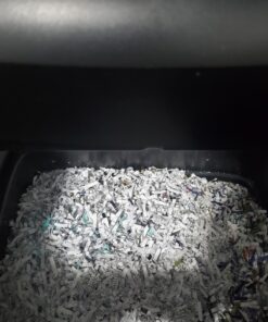 Amazon Basics 15 Sheet - New model Cross Cut Paper and Credit Card CD Shredder With 6 Gallon Bin, Black 61 81UAFbez8WL