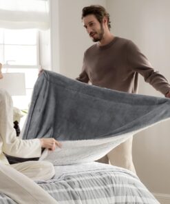 Bedsure Sherpa Fleece Throw Blanket for Couch - Thick and Warm Blanket for Winter, Soft and Fuzzy Throw Blanket for Sofa, Fall Throw Blanket, Grey, 50x60 Inches Throw (50" x 60") Dark Grey 22 81UU uoC6rL