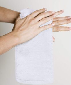 Utopia Towels Cotton Washcloths Set - 100% Ring Spun Cotton, Premium Quality Flannel Face Cloths, Highly Absorbent and Soft Feel Fingertip Towels (24 Pack, White) 24 34 81UtVkfVgbL