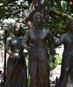 Nikon D3300 DX-format DSLR Kit w/ 18-55mm DX VR II & 55-200mm DX VR II Zoom Lenses and Case (Black) 58 81V2TVOfWpL