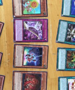 Konami Lot of 100 Mint YuGiOh! Super Mega Cards Plus 4 Rares Plus Holo Super/Ultra Rare Inserted! 22 81VPzoSUEpL