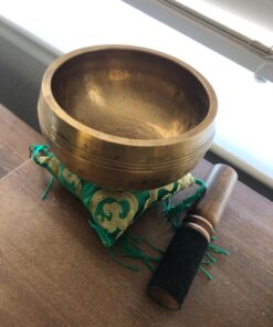 Tibetan Singing Bowl Set By YAK THERAPY- Hand Crafted Meditation, Chakra Healing Peace and Mindfulness Bowl with Mallet, Silk Cushion & Bag, 4.5 inch Bowl Made in Nepal includes Gift Ebook by Email 34 81W1dnYav6L