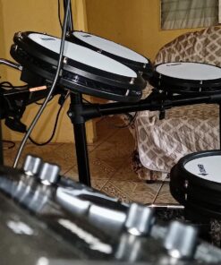 Donner DED-200 Electric Drum Sets with Quiet Mesh Drum Pads, 2 Cymbals w/Choke, 31 Kits and 450+ Sounds, Throne, Headphones, Sticks, USB MIDI, Melodics Lessons (5 Pads, 3 Cymbals) 30 81WG3zGtoFL