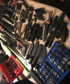 UNITED CUTLERY Large Knife Roll - PVC Exterior, Felt Interior, Carrying Handle, Holds Up to 50 Knives of Different Sizes, Quick-Release Buckle Straps 32 81X1vMsFpmL