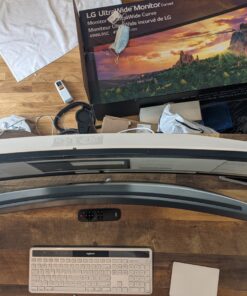 LG 49WL95C-W Ultrawide Dual QHD Monitor 49" 32: 9 (5120 x1440) Curved IPS Display, HDR10, USB Type-C, HDR 10, Ambient Light Sensor, 2 x 10W Stereo Speaker 57 81XH476psIL