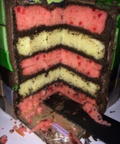 Wilton Perfect Results Premium Non-Stick Bakeware Square Cake Pan, Will Heat Evenly for Years of Quality Baking, 8-inches 18 81Xdy2dLIFL